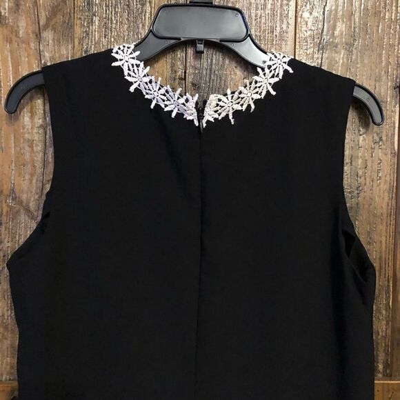 Nanette Lepore 10 LBD Black Daisy Appliqué Trim Shift Swing Sleeveless Dress - Picture 8 of 9